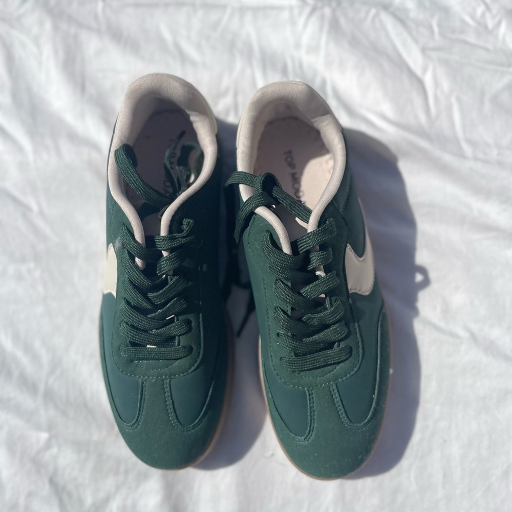 NWOT Top Moda Green and White Women's Sneakers